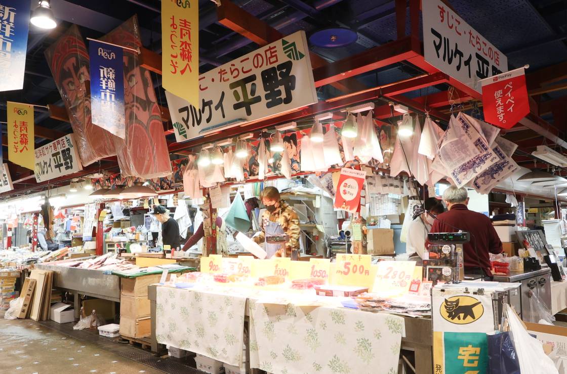 大きなねぶたの顔が目印です。
従業員一同、皆様のご来店をお待ちしております。